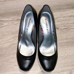 NWOB Black Leather Maddengirl Pumps